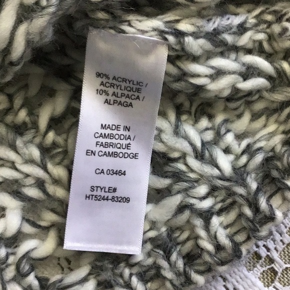 Revolution grey sweater so pretty - Picture 8 of 8